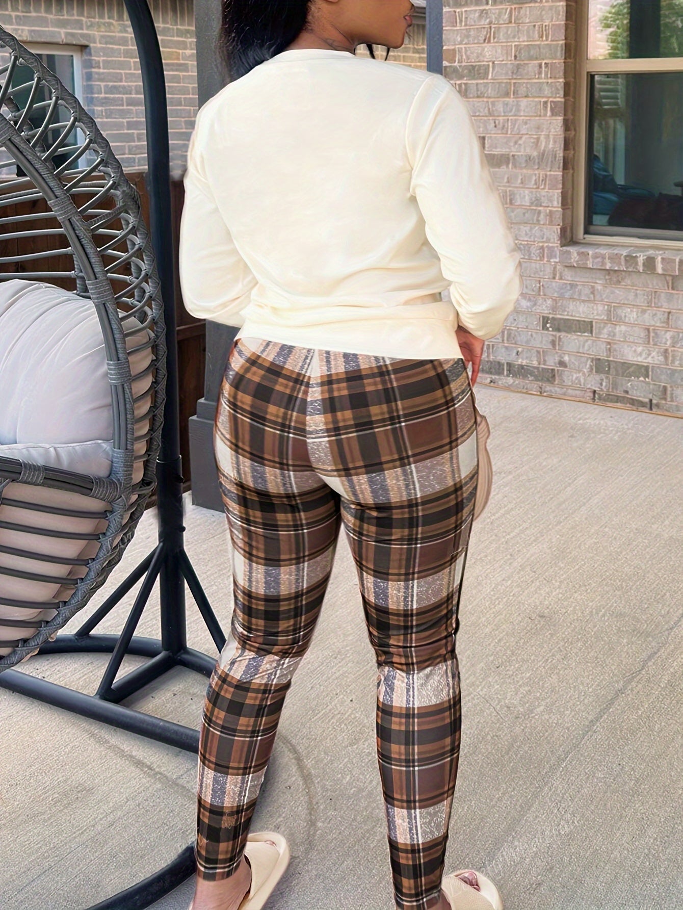 Women's Casual Round Neck Long Sleeves Queen Letter Bear Print Sweatshirt And Plaid Skinny Pants Set Spring Fall And Winter